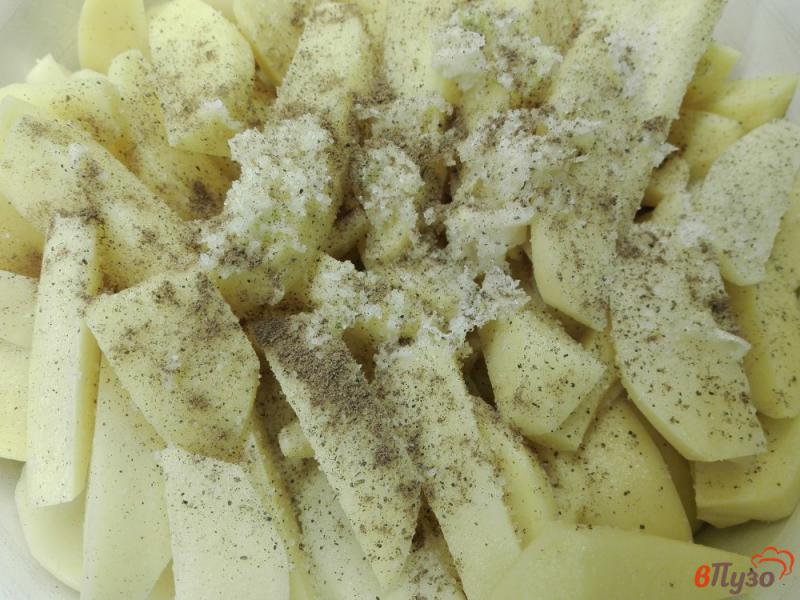 Фото приготовление рецепта: Картофель запеченный с кунжутом и мускатным орехом шаг №3