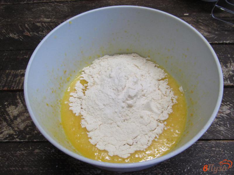 Фото приготовление рецепта: Апельсиновый кекс - чиамбелла шаг №4
