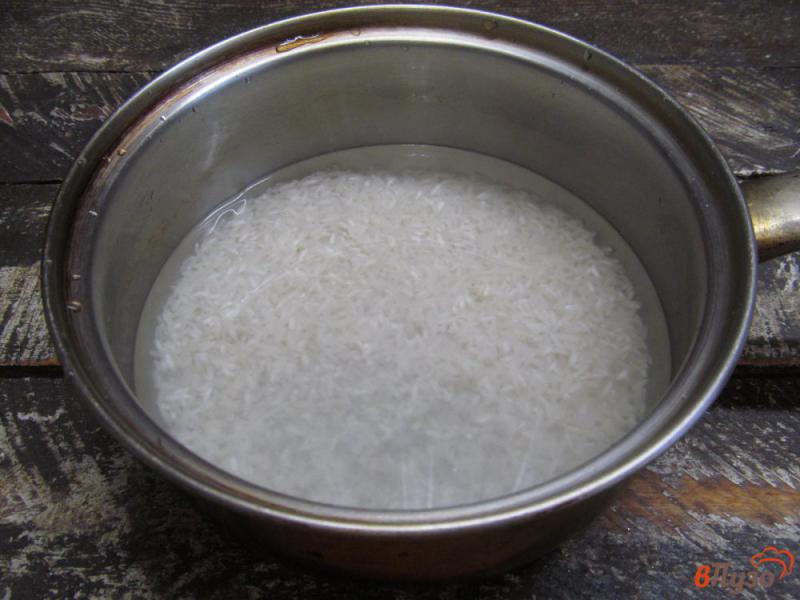 Фото приготовление рецепта: Рисовая каша со стручковой фасолью шаг №2