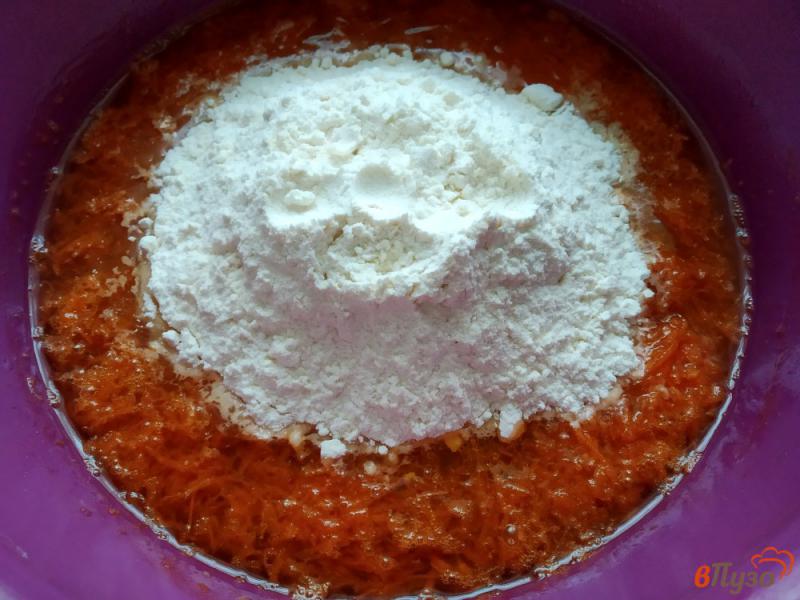 Фото приготовление рецепта: Постный морковный пирог шаг №5