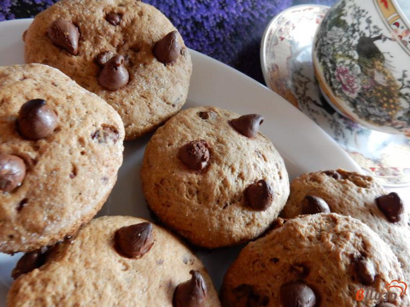 Фото приготовление рецепта: Печенье с шоколадными каплями шаг №16