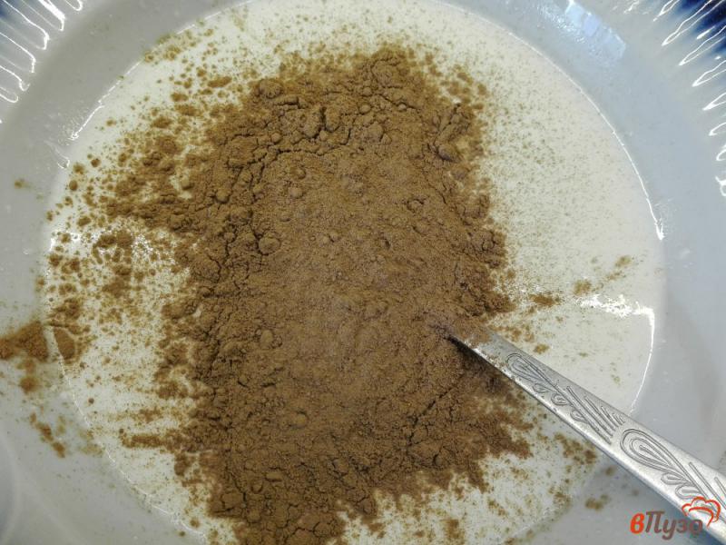 Фото приготовление рецепта: Шоколадный блинчик с творожной начинкой, черникой и сгущенным молоком шаг №2