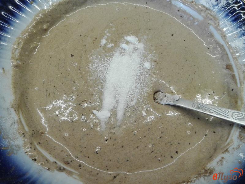 Фото приготовление рецепта: Шоколадный блинчик с творожной начинкой, черникой и сгущенным молоком шаг №3