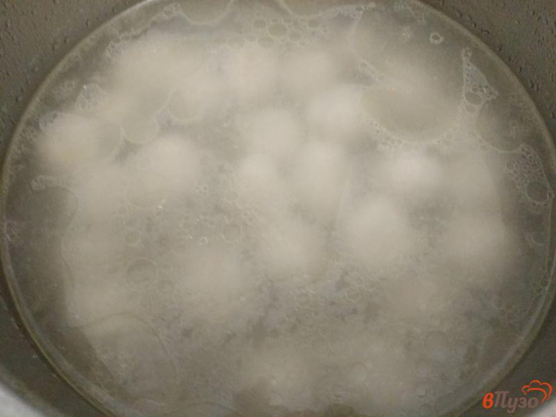 Фото приготовление рецепта: Гороховые шарики с фрикаделькой внутри шаг №3