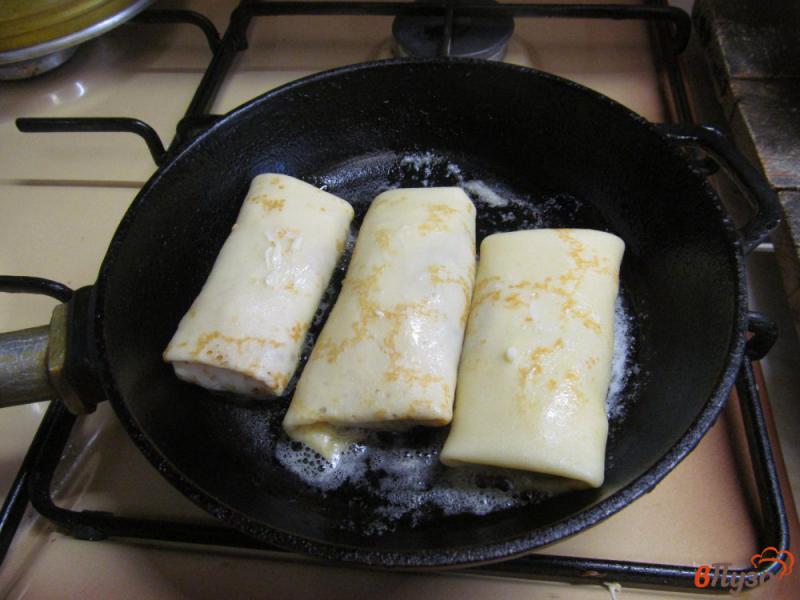 Фото приготовление рецепта: Блины с начинкой из мяса с гречкой шаг №12