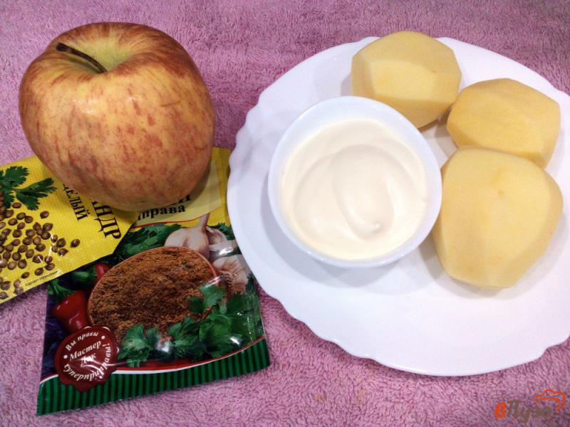 Фото приготовление рецепта: Картофель с яблоком, запеченный в рукаве шаг №1