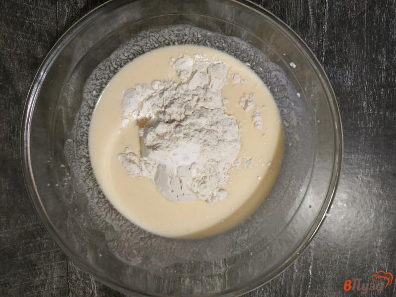 Фото приготовление рецепта: Творожные оладьи на йогурте шаг №3
