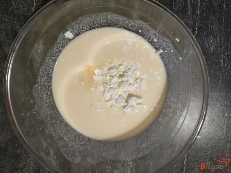 Фото приготовление рецепта: Творожные оладьи на йогурте шаг №2