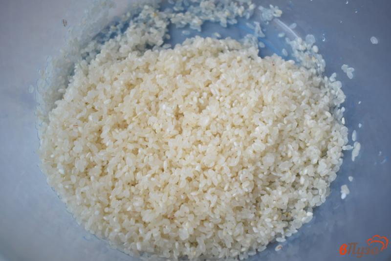 Фото приготовление рецепта: Рисовая каша на молоке шаг №1