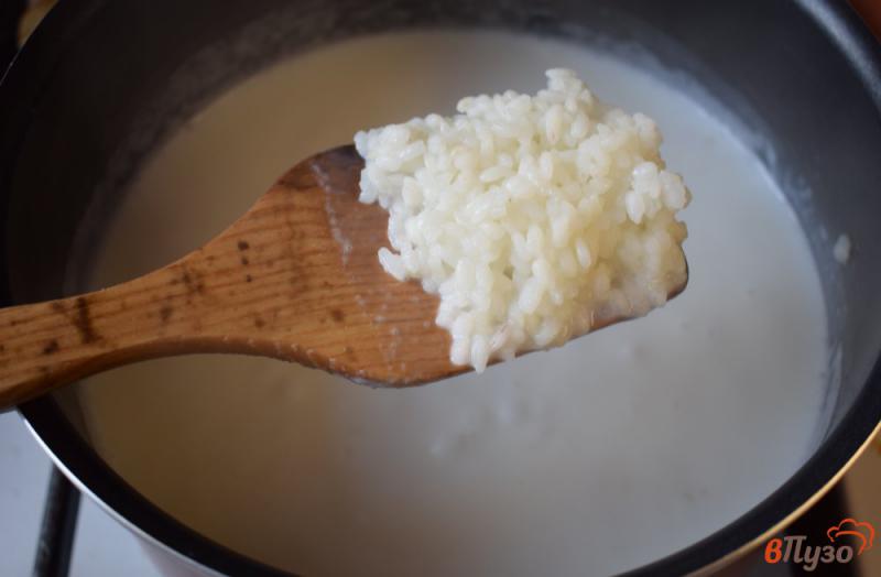 Фото приготовление рецепта: Рисовая каша на молоке шаг №2