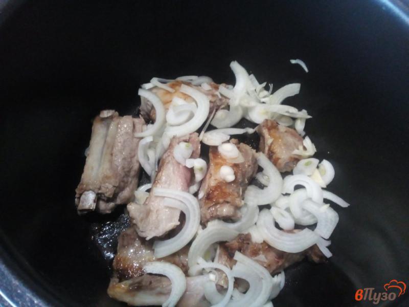Фото приготовление рецепта: Свиные ребра тушёные в мультиварке-скороварке шаг №2