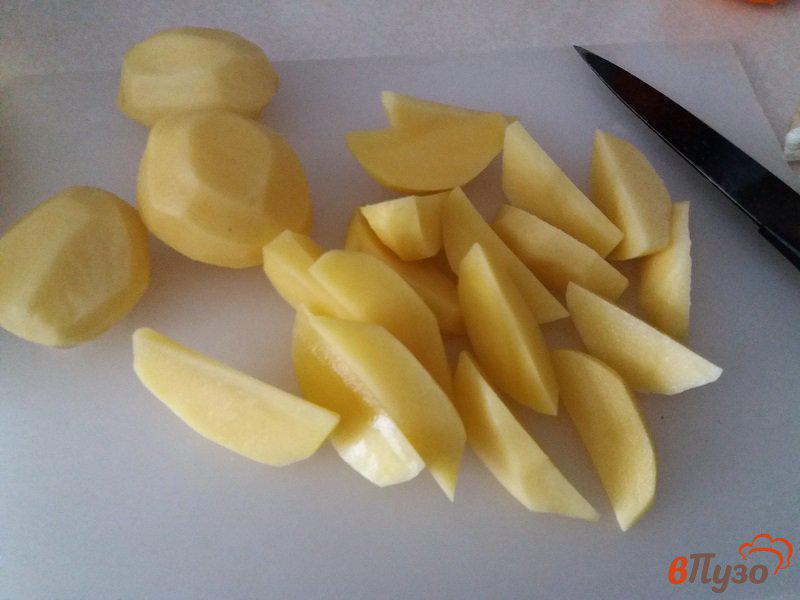 Фото приготовление рецепта: Картофель по-деревенски в духовке шаг №2