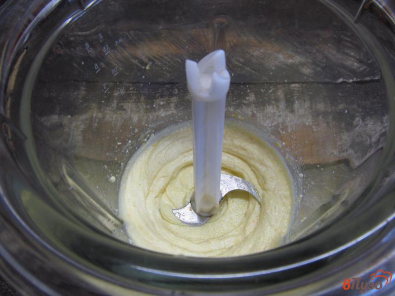 Фото приготовление рецепта: Десерт из творога с жареным бананом шаг №3