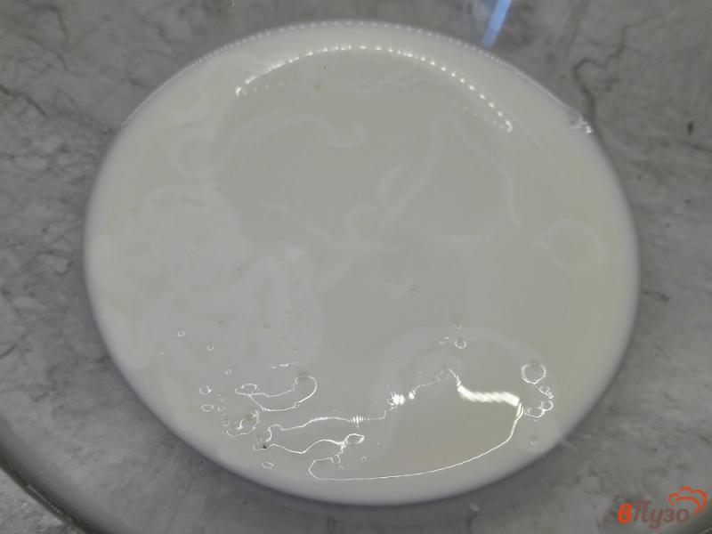 Фото приготовление рецепта: Черничные блинчики омбре со сгущенным молоком шаг №1