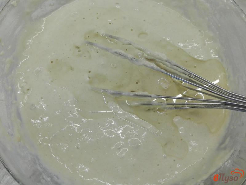 Фото приготовление рецепта: Черничные блинчики омбре со сгущенным молоком шаг №4