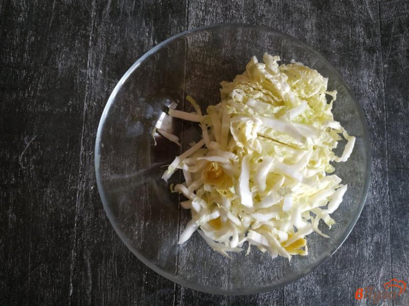 Фото приготовление рецепта: Салат овощной с редисом и кукурузой шаг №1