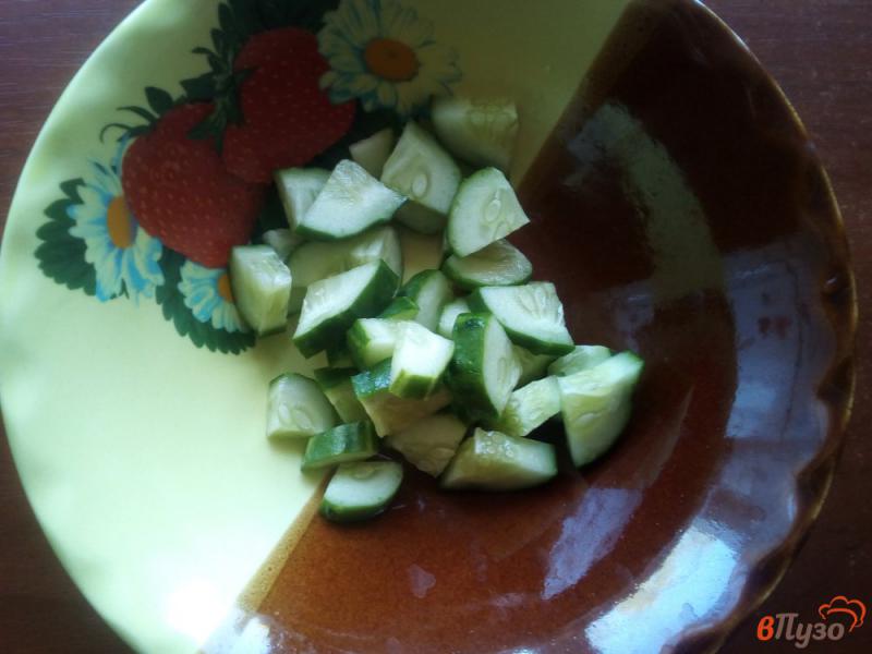Фото приготовление рецепта: Салат из овощей и куриной пастромы шаг №1