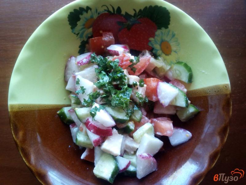 Фото приготовление рецепта: Салат из овощей и куриной пастромы шаг №5