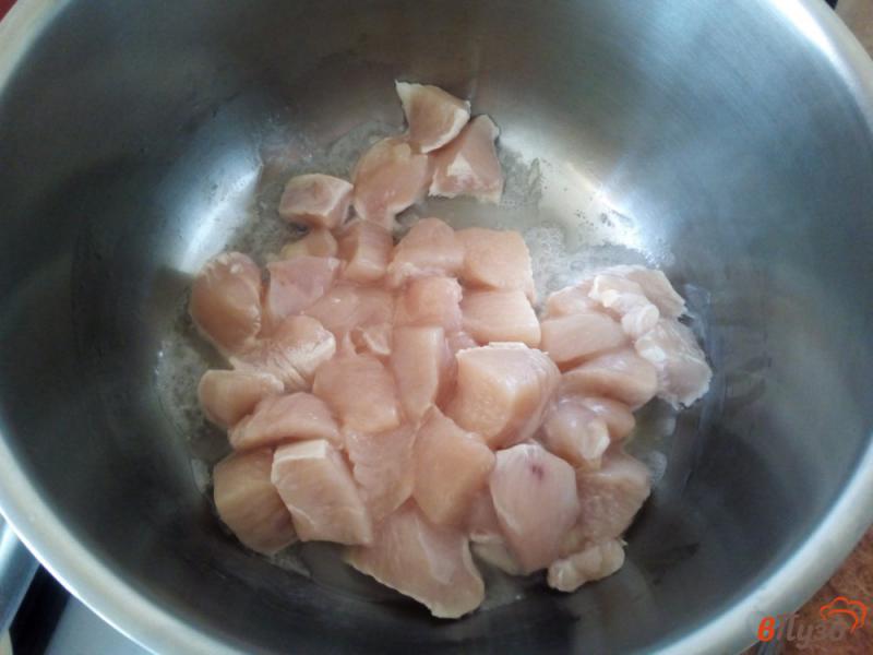 Фото приготовление рецепта: Каша пшеничная с куриным филе шаг №2