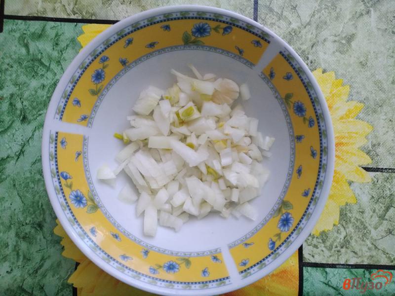 Фото приготовление рецепта: Тушёная капуста с консервированным горошком шаг №2