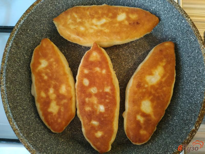 Фото приготовление рецепта: Пирожки на кефире с картофелем шаг №10