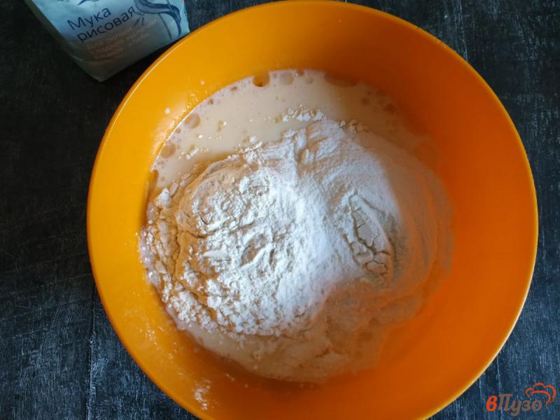 Фото приготовление рецепта: Черничный пирог с миндалем шаг №3