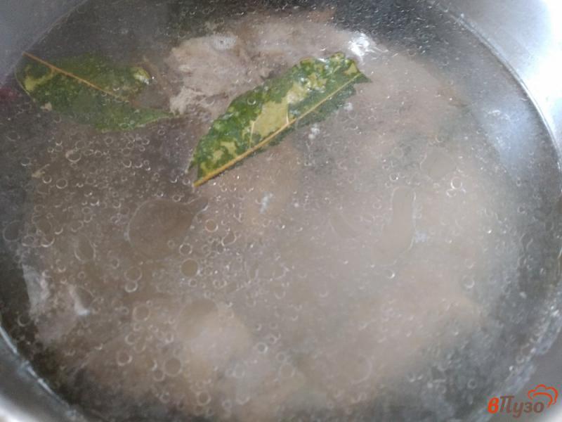 Фото приготовление рецепта: Гороховый суп свареный на свиных ребрах шаг №7