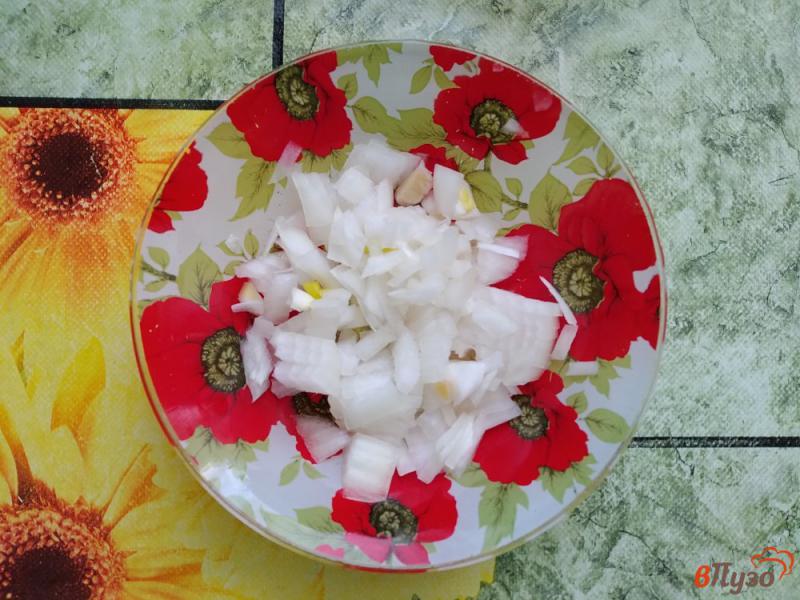 Фото приготовление рецепта: Лёгкий салат из капусты шаг №4