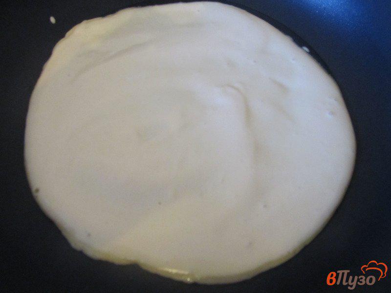 Фото приготовление рецепта: Быстрая пицца на сковороде шаг №4