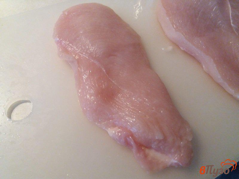 Фото приготовление рецепта: Куриные отбивные в картофельно-сырной шубке шаг №2