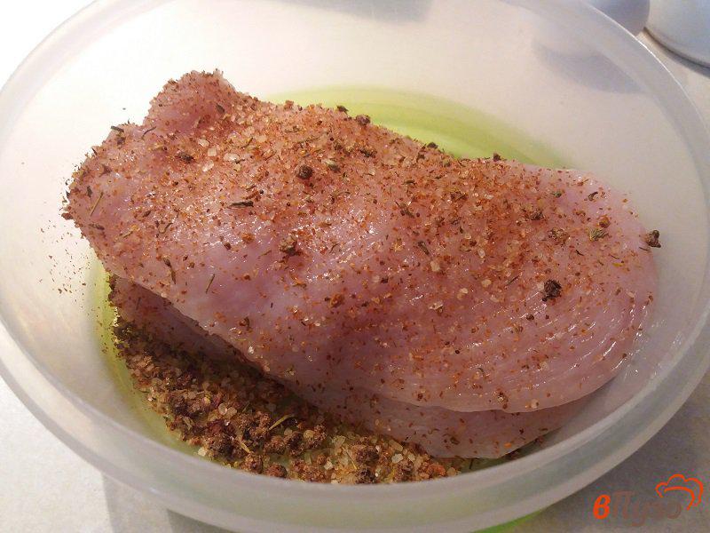 Фото приготовление рецепта: Куриные отбивные в картофельно-сырной шубке шаг №3
