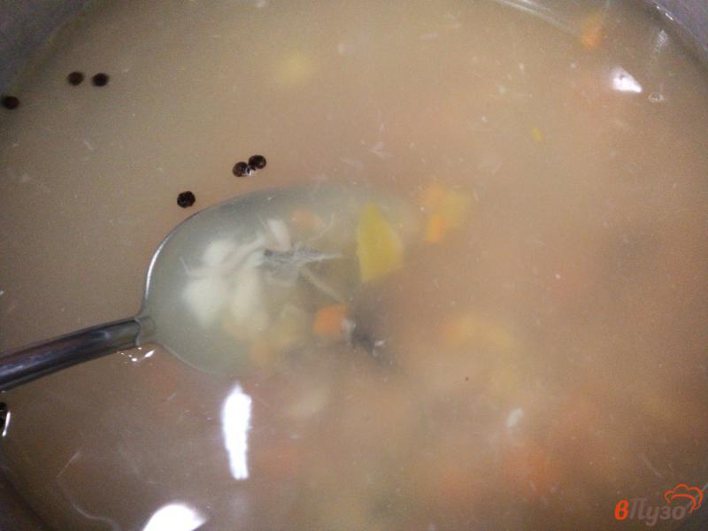 Фото приготовление рецепта: Рыбное заливное с овощами шаг №9