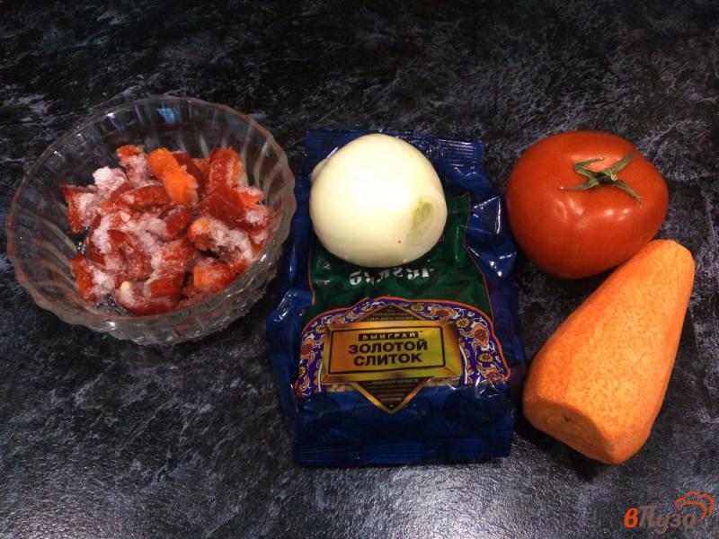 Фото приготовление рецепта: Булгур с овощами на сковороде шаг №1