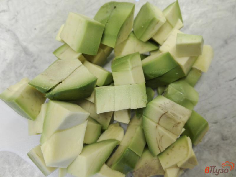 Фото приготовление рецепта: Салат из авокадо с помидорами и сыром шаг №1