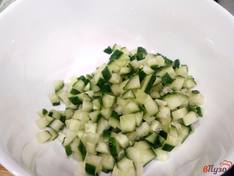 Фото приготовление рецепта: Мясной салат с кукурузой, огурцом и помидором шаг №1