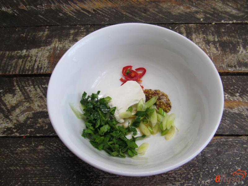 Фото приготовление рецепта: Картофельный салат с огурцом и сельдереем шаг №4