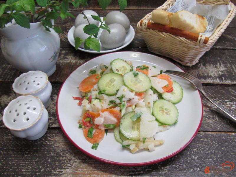 Фото приготовление рецепта: Картофельный салат с огурцом и сельдереем шаг №7
