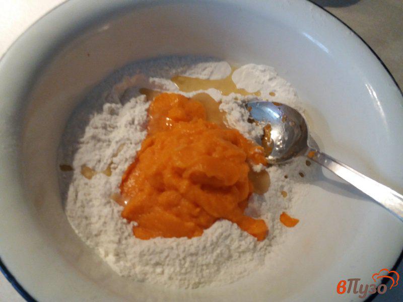Фото приготовление рецепта: Картофельно-морковные оладьи шаг №3