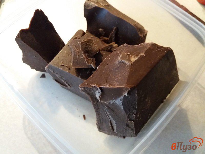 Фото приготовление рецепта: Крафтовый шоколад с цедрой шаг №3