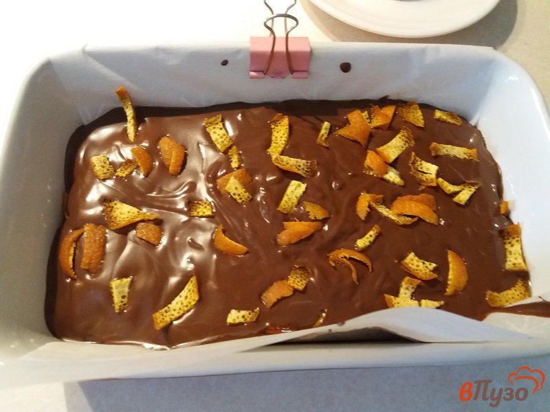 Фото приготовление рецепта: Крафтовый шоколад с цедрой шаг №7