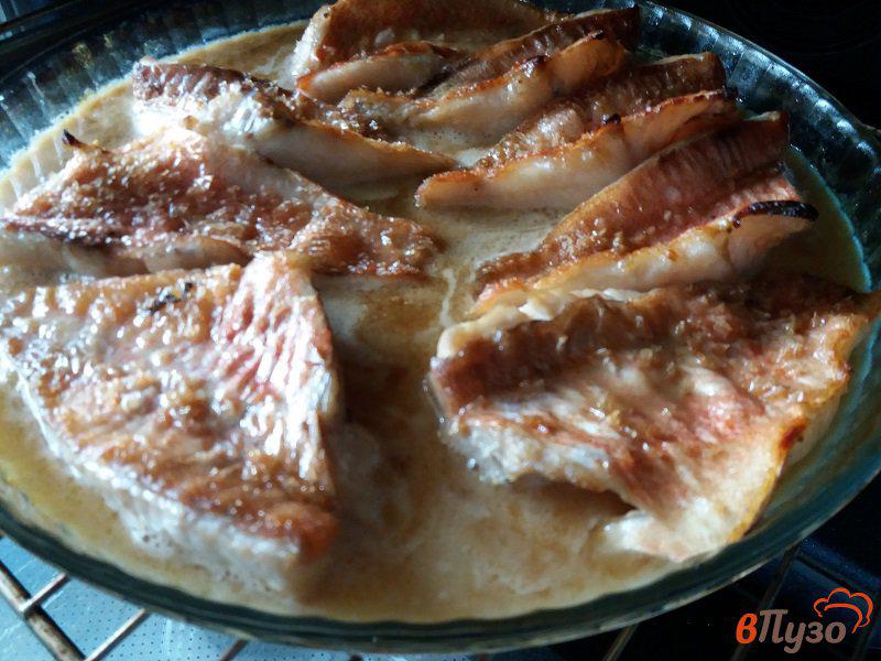 Фото приготовление рецепта: Филе морского окуня в сливочно-медовом соусе шаг №6