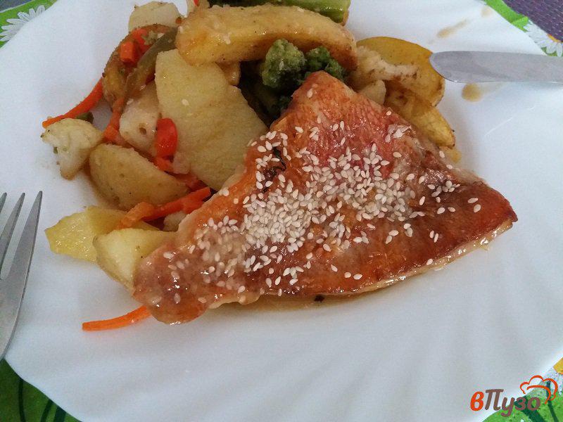 Фото приготовление рецепта: Филе морского окуня в сливочно-медовом соусе шаг №8