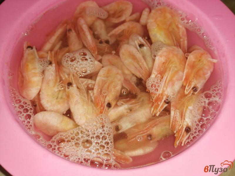 Фото приготовление рецепта: Салат с морепродуктами шаг №3