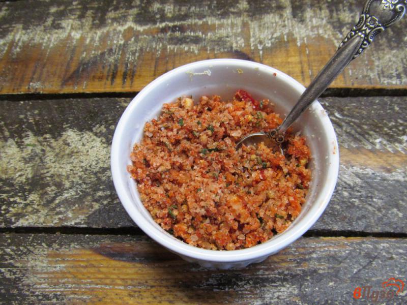 Фото приготовление рецепта: Ароматная соль с чесноком имбирем и паприкой шаг №8