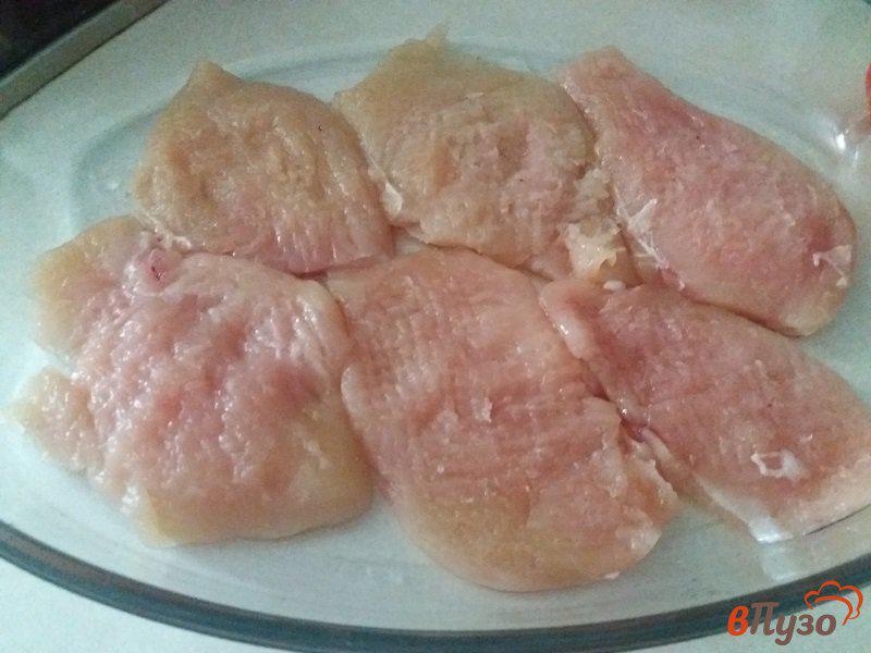 Фото приготовление рецепта: Запеченные куриные отбивные по-итальянски шаг №2