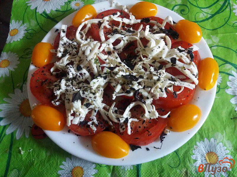 Фото приготовление рецепта: Салат из помидор в прованском стиле шаг №6