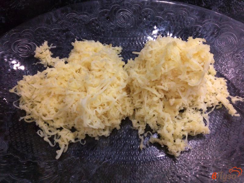 Фото приготовление рецепта: Селедка под шубой с солеными огурцами шаг №1