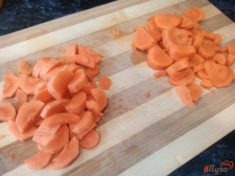 Фото приготовление рецепта: Картофель с черносливом и овощами в горшочках шаг №1