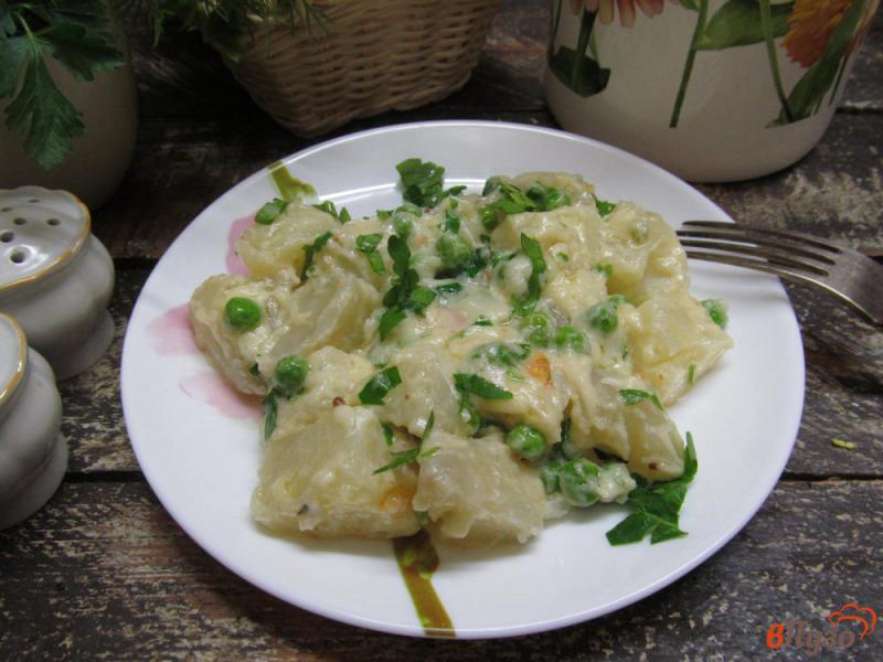 Фото приготовление рецепта: Сливочный картофель с зеленым горошком шаг №6