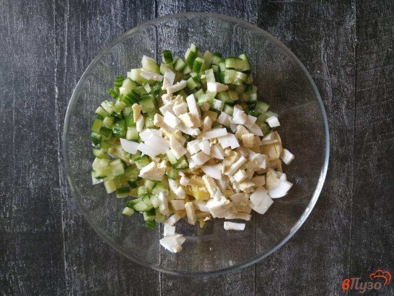 Фото приготовление рецепта: Салат с крабовыми палочками и картофелем шаг №3
